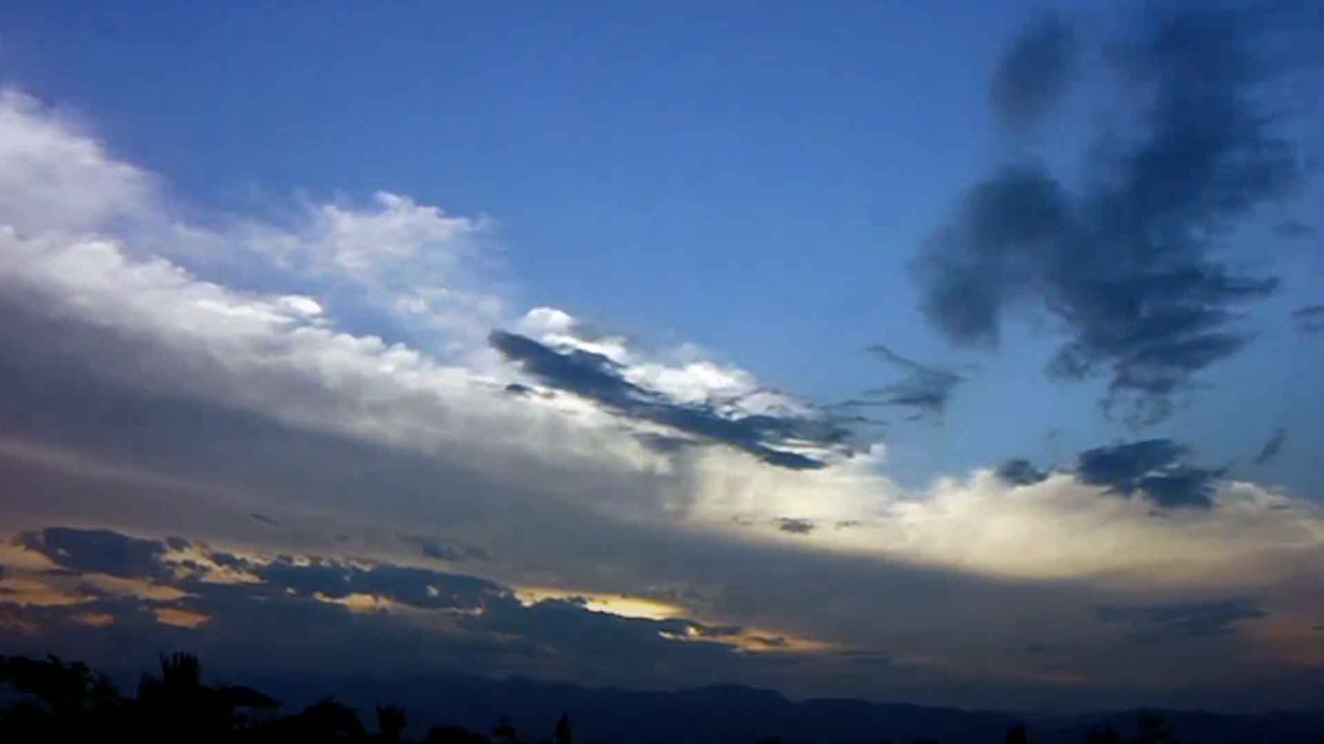 Cielo azul con nubes