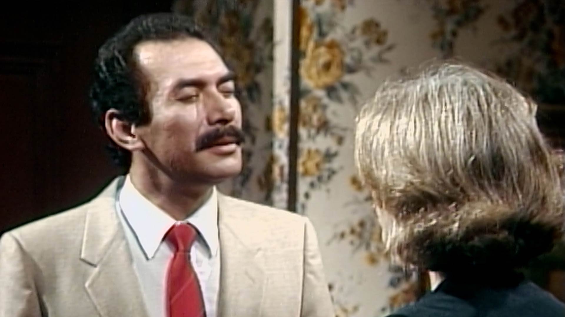 adultos mayores conversando