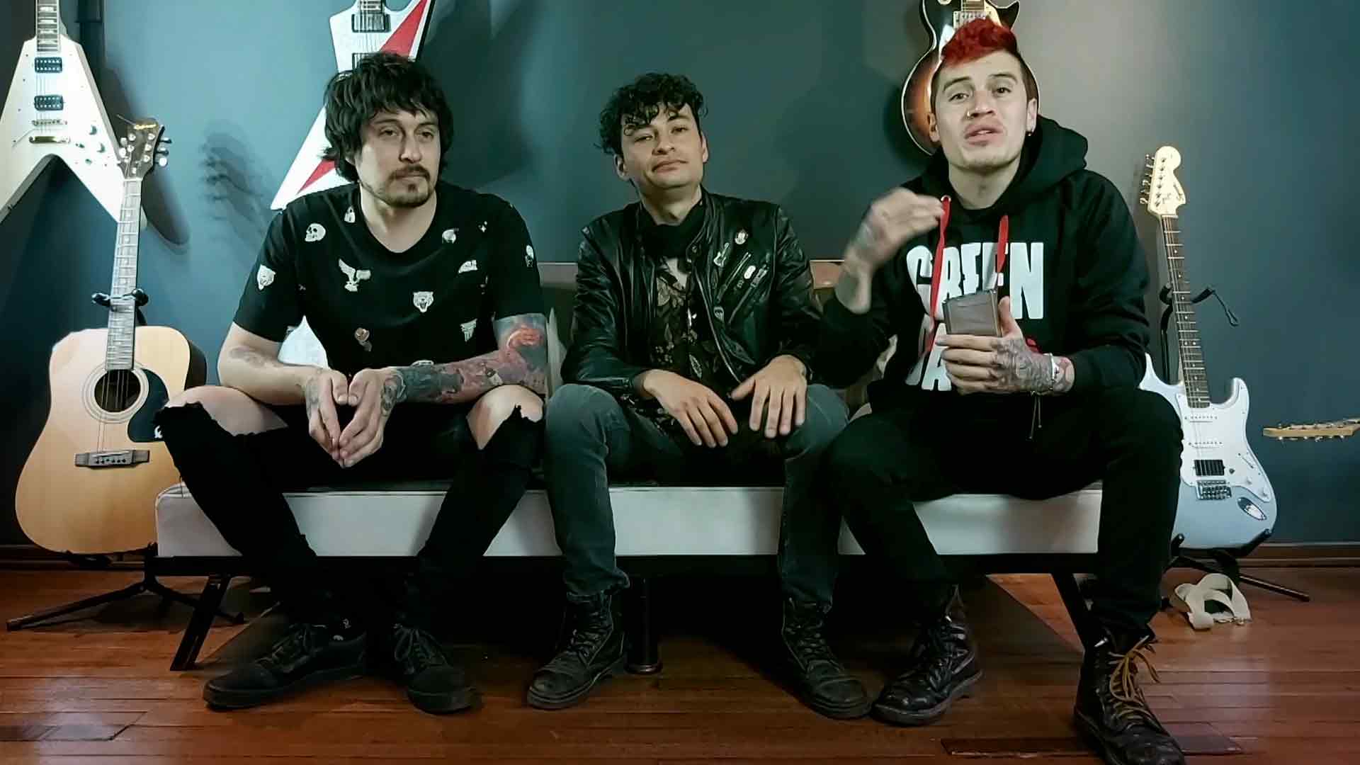 tres jóvenes rockeros, Apolo 7, Atrato, Goli, Invisibles y Laura y la máquina de escribir, musica colombiana, musica urbana, musica latina, artistas latinos