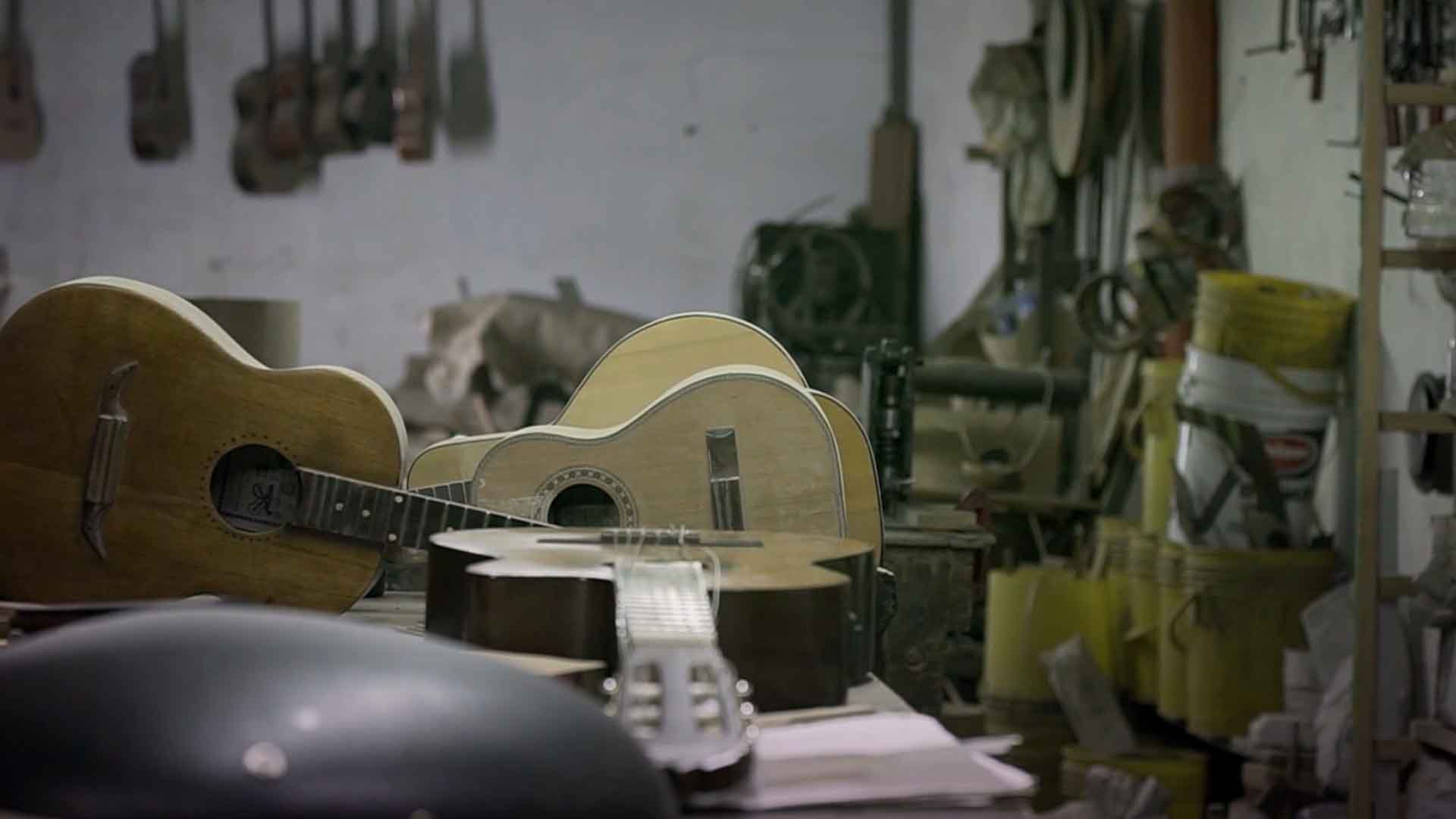 Guacharaca, historia colombiana, cultura musical, gustavo gomez, escuelas batuta, gaiteros de san jacinto, series de radio nacional, musica colombiana, historia de la musica colombiana, musica de gaitas, cumbia colombiana, musica gratis, series online, series gratis