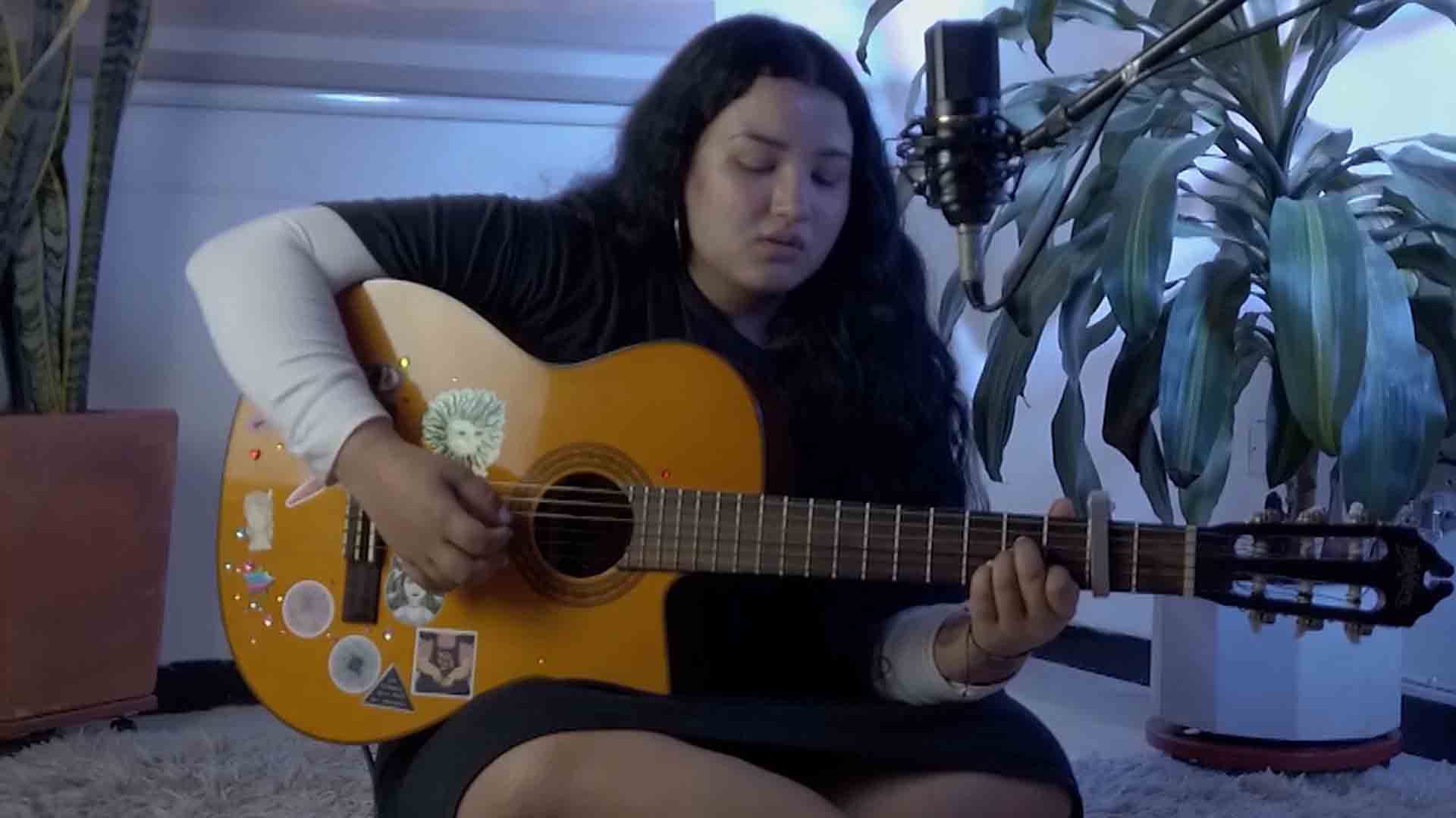 Bella Álvarez cantando en Músicas para salvar el mundo, música, artistas colombianos, músicas para salvar el mundo, música en rtvcplay, música colombiana