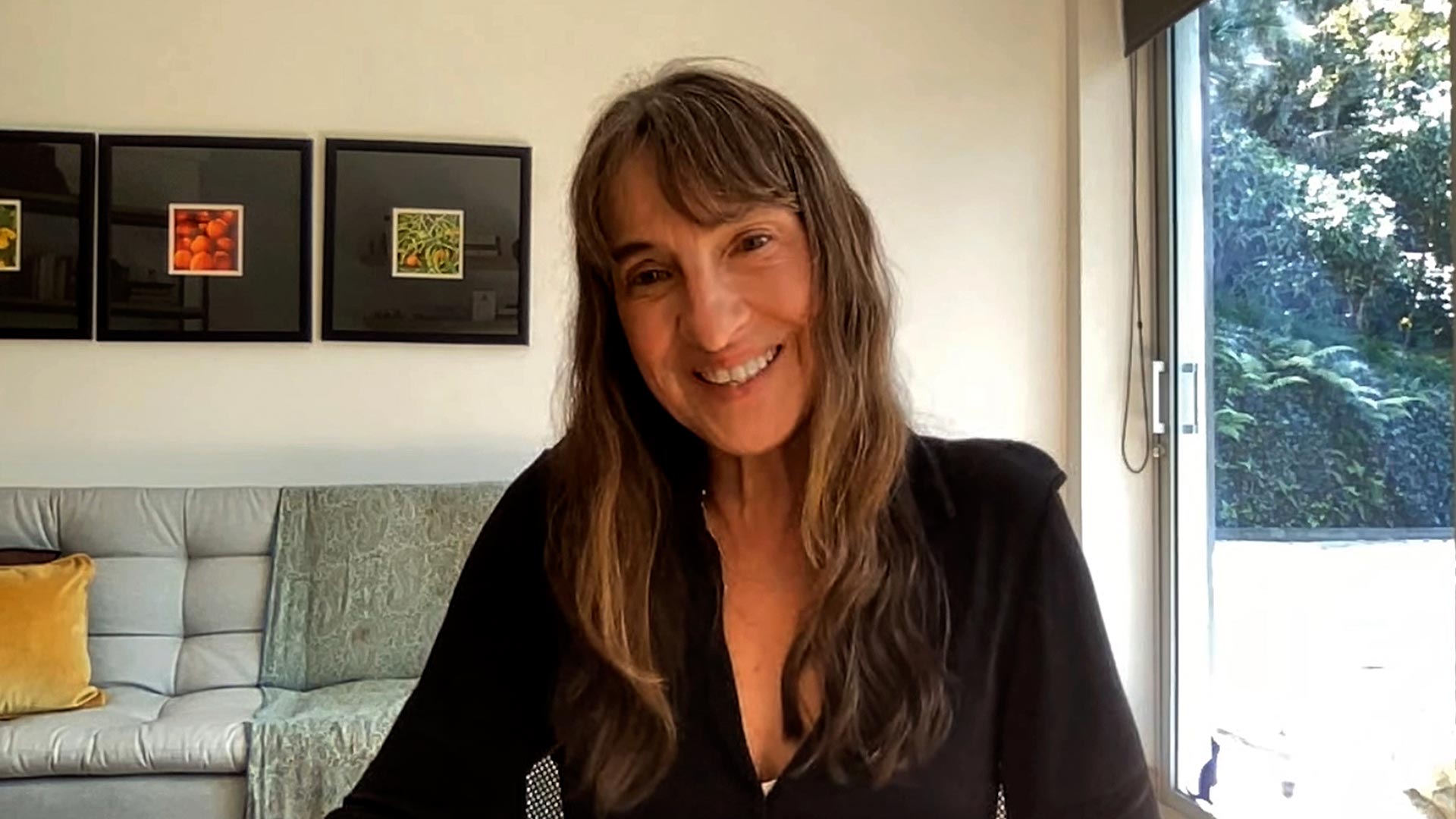 Mira ahora la entrevista a Marta Hincapié, directora del documental colombiano Las razones del lobo, en la plataforma de streaming de los colombianos: RTVCPlay