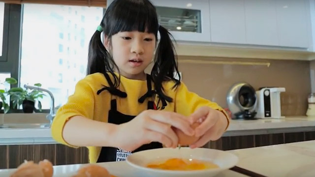 Cocina, niños cocinando, niños aprendiendo a cocinar, niños en el colegio, ver el dia que me hice fuerte, series infantiles, series gratis, series online, series de señal colombia, series educativas