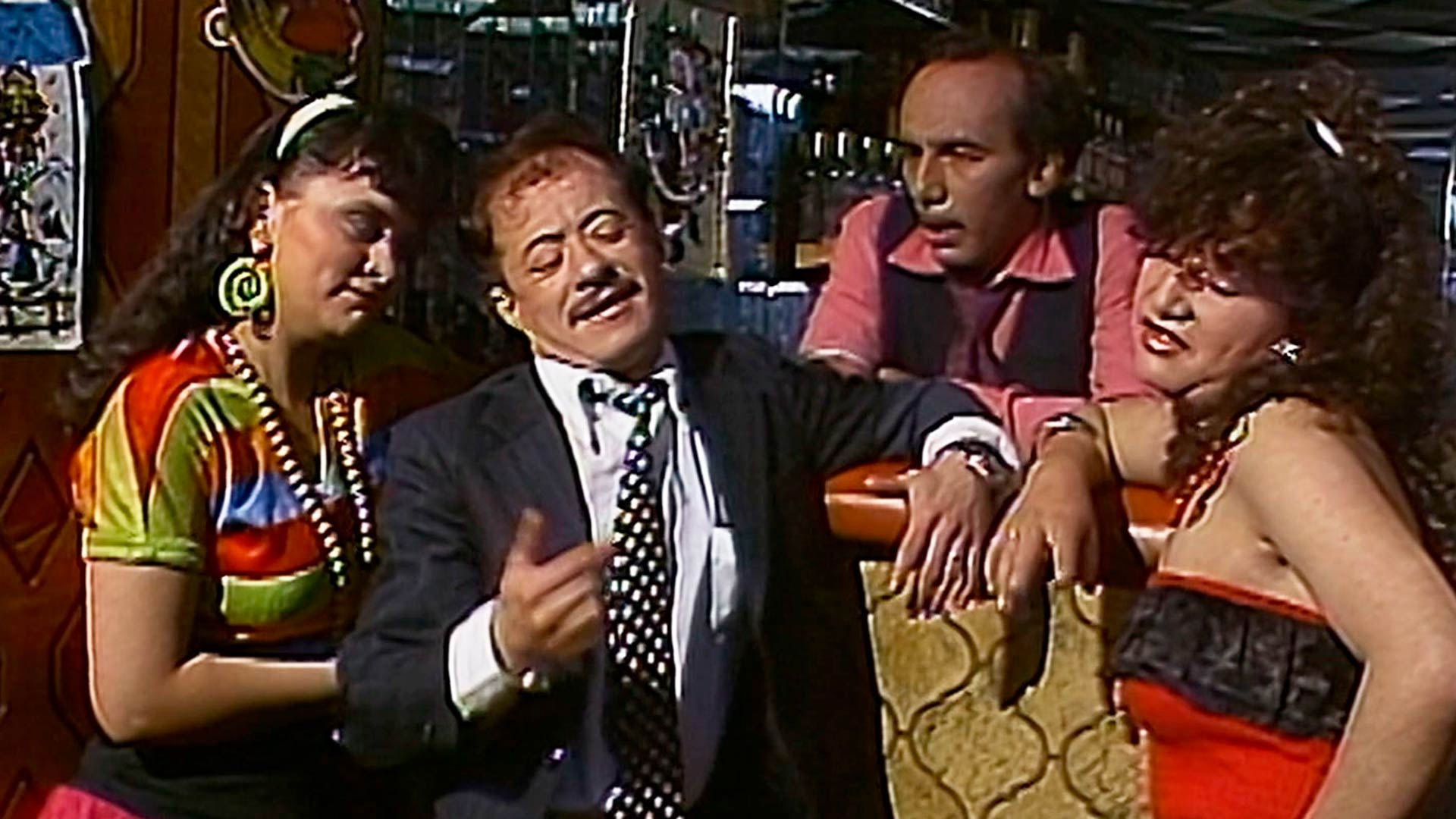 Nerón rodeado de gente