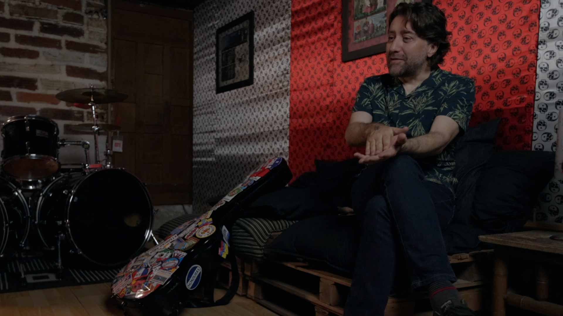 Carlos Pala en Nación Rebelde, musica andina, folclore, diversidad musical en colombia, artistas andinos colombianos, musica urbana en colombia, nacion rebelde capitulo 10, artistas musicales colombianos, nacion rebelde en rtvcplay, ver serie de nacion rebelde, bandas de nacion rebelde 