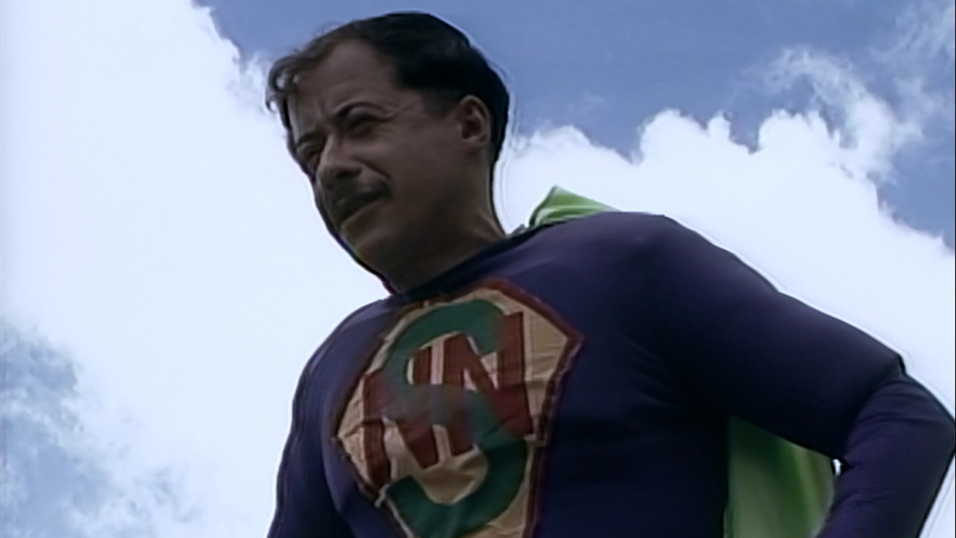 neron navarrete es un super heroe, bogotropolis, romance entre neron y hermelinda, comedia colombiana, series colombianas de comedia, ver gratis n.n, neron navarrete, carlos duplay, german escallon, series gratis, series online, novelas colombianas gratis, ver n. n gratis