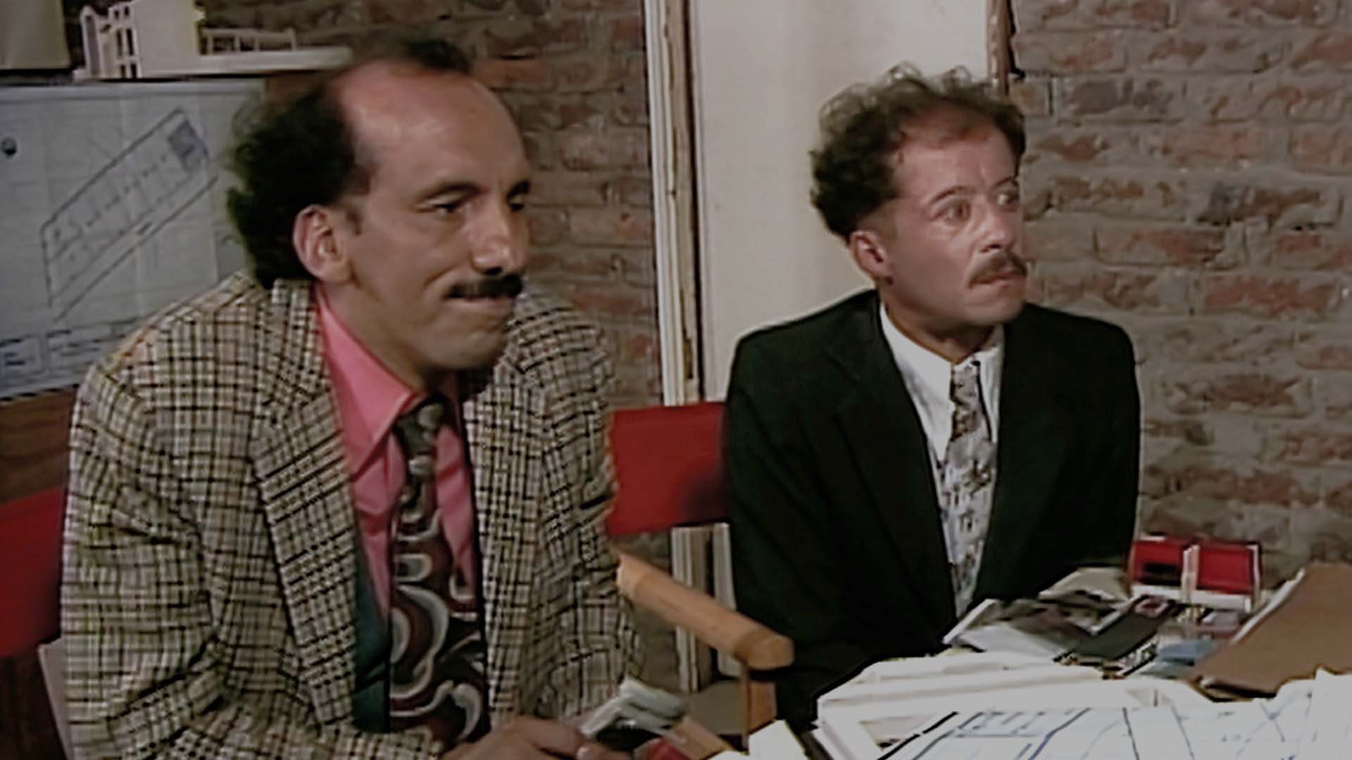 comprar lote, billares, estafa, neron navarrete comprando un lote, ver gratis n.n, neron navarrete, carlos duplay, german escallon, series gratis, series online, novelas colombianas gratis, ver n. n gratis