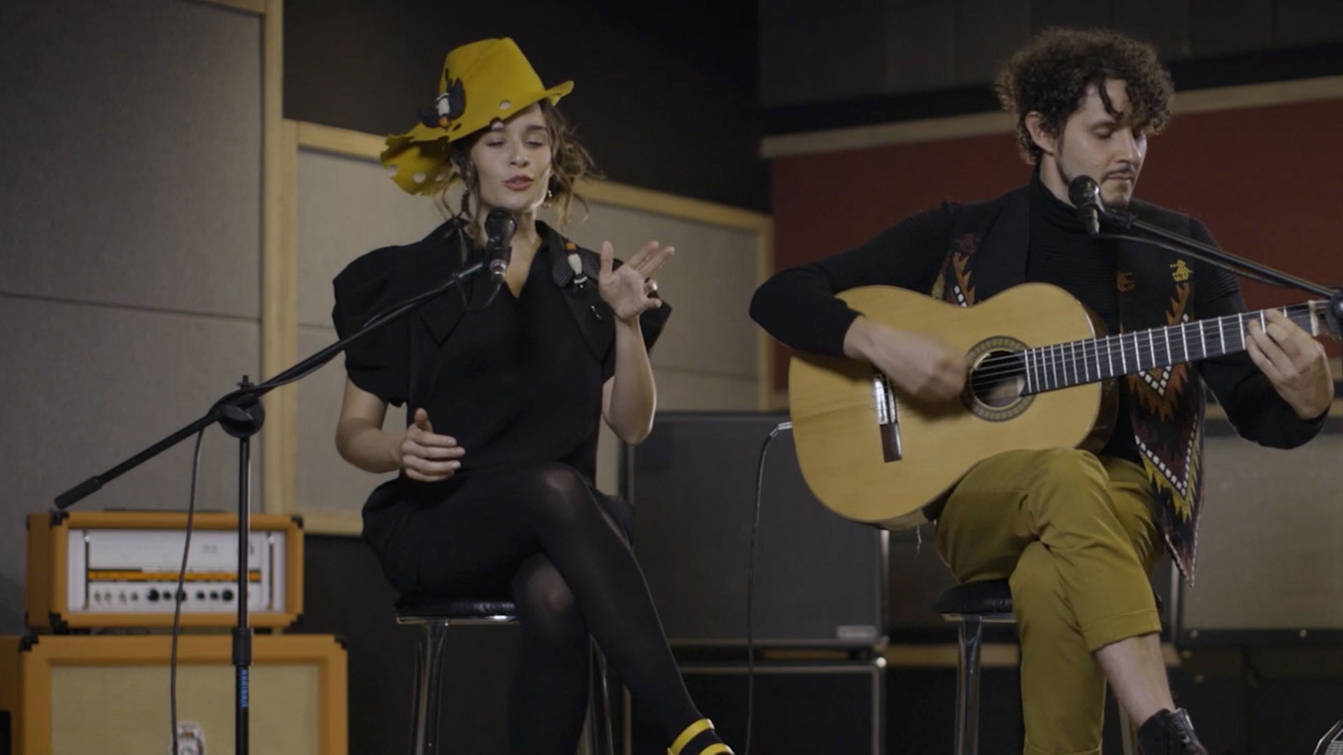 Escucha ahora “Suin Romanticón” de Monsieur Periné, en la serie Nación Rebelde, disponible en la plataforma de streaming RTVCPlay