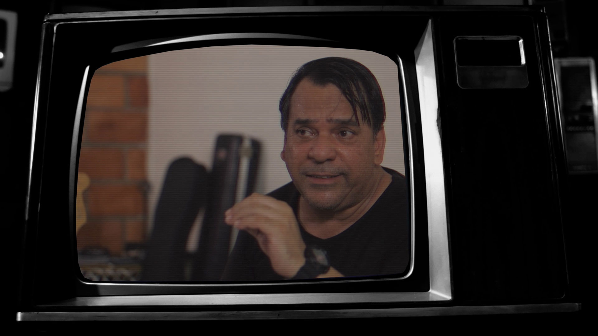 Roberto Barrios en Televisión vintage, La historia de Roberto Barrios, problemas en la ciudad, problemas de orden publico, nacion rebelde en rtvcplay, ver serie de nacion rebelde, bandas de nacion rebelde, rock, gratis, musical, series, gratis, ver online