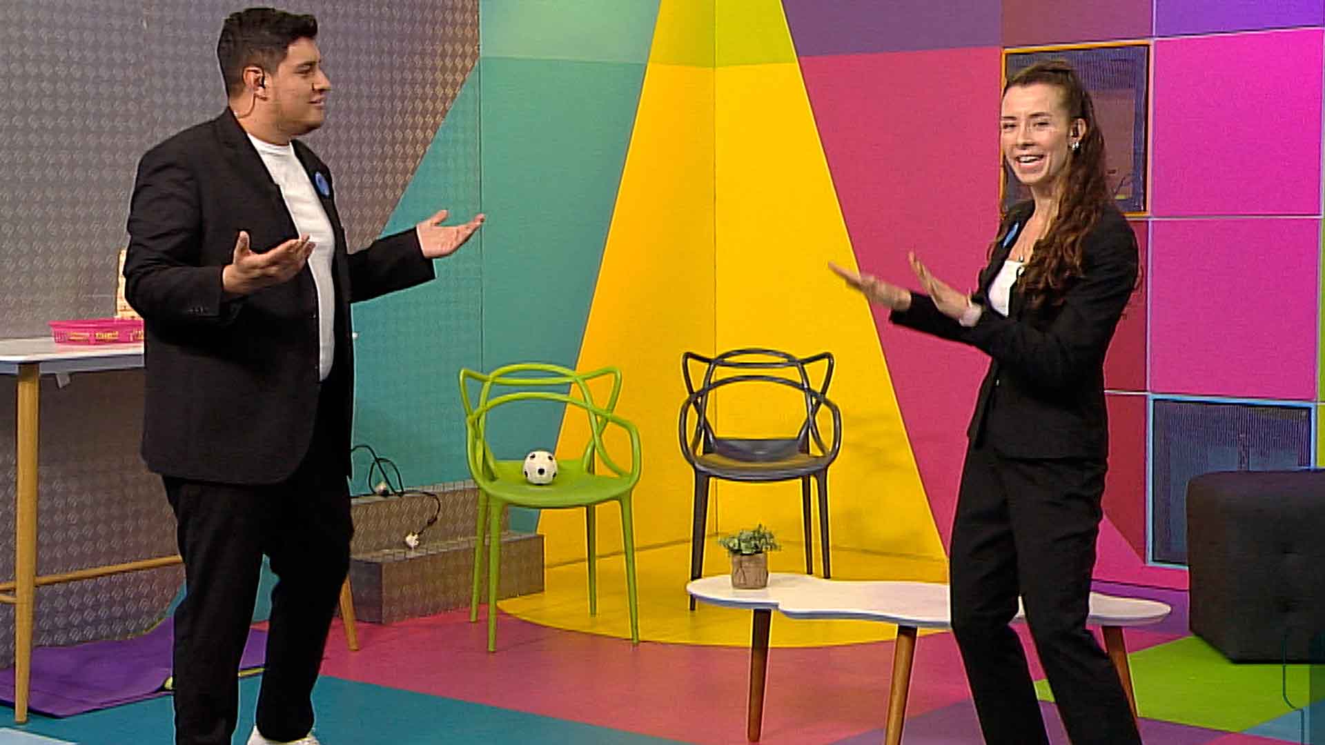 Riesgos en la red, profe en tu casa cuarta temporada, cyber detective, cyberbullying, manejo de datos personales, educacion, programas educativos, series infantiles, señal colombia, series gratis, series online