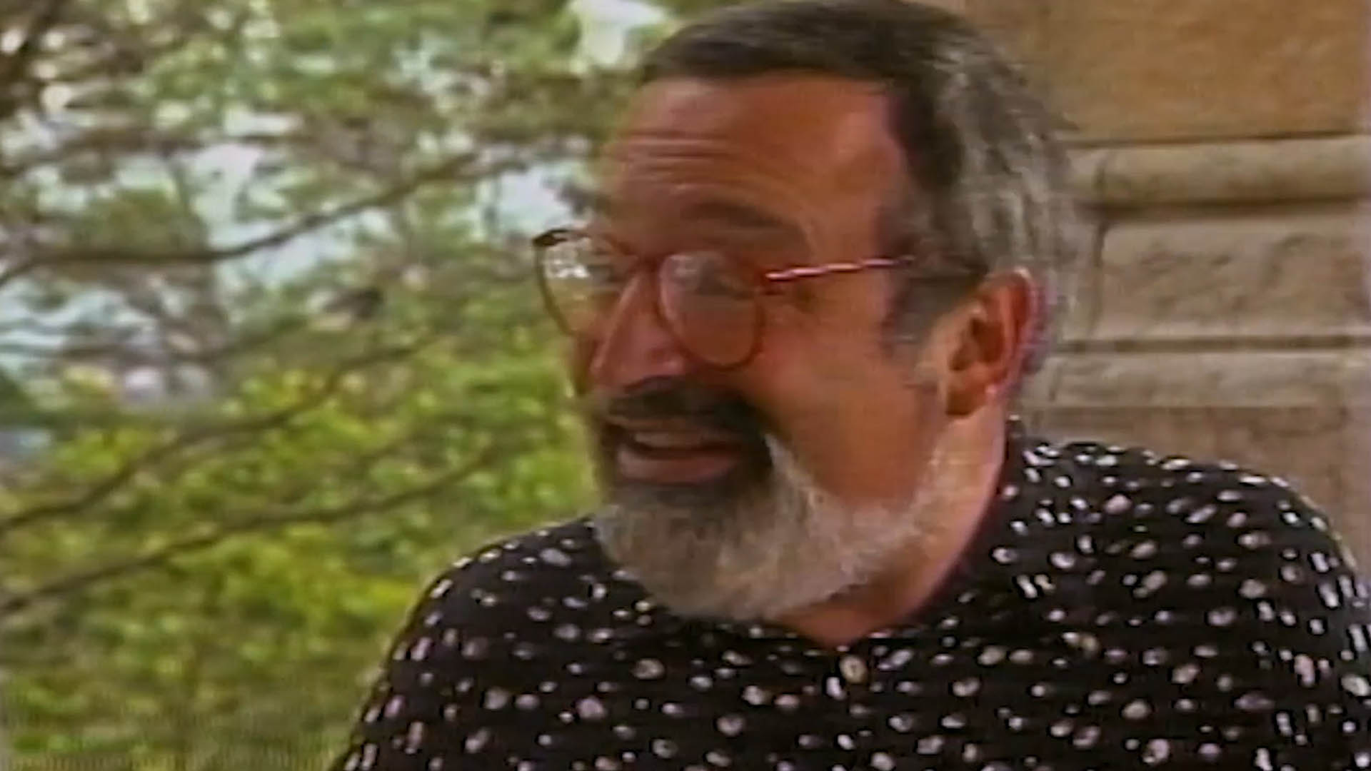 Conoce la vida del escritor Fernando Savater en Palabra Mayor. Disponible en www.rtvcplay.co.