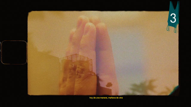 Manos juntas en posición de oración