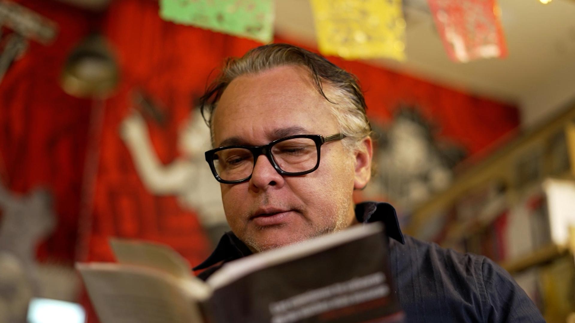 Escucha la conversación entre el escritor J.J. Junieles y Erick Duncan en Señal literaria, disponible ahora en RTVCPlay