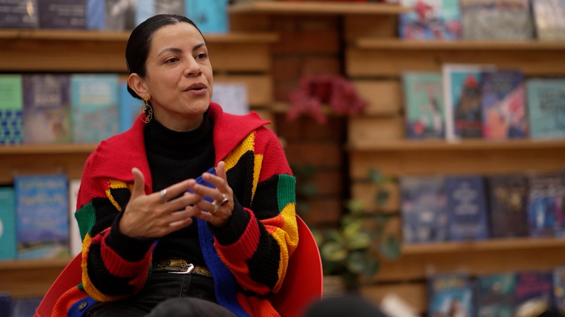 Escucha la conversación entre la escritora Juliana Muñoz Toro y Erick Duncan en Señal literaria, disponible ahora en RTVCPlay