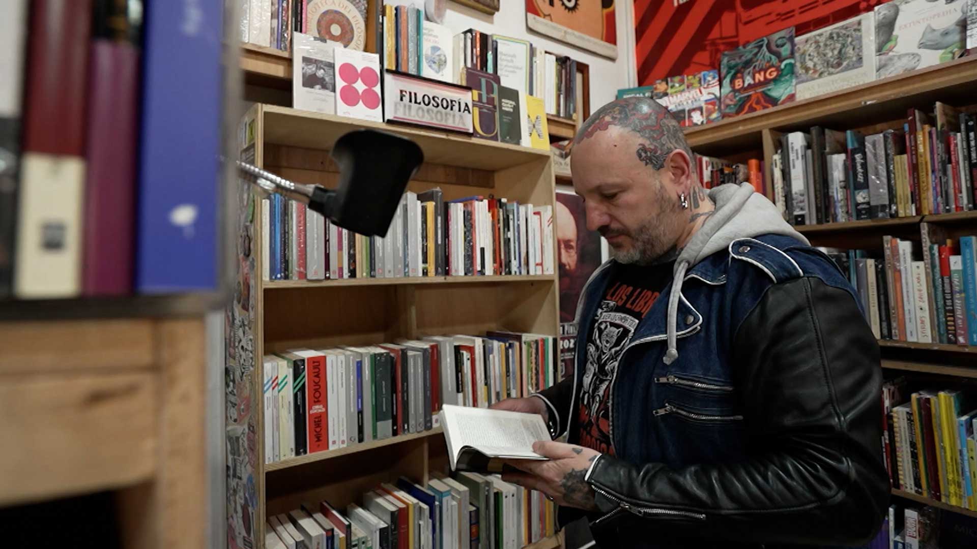 Escucha ahora el especial de librerías de Bogotá en Señal literario, disponible ahora en RTVCPlay