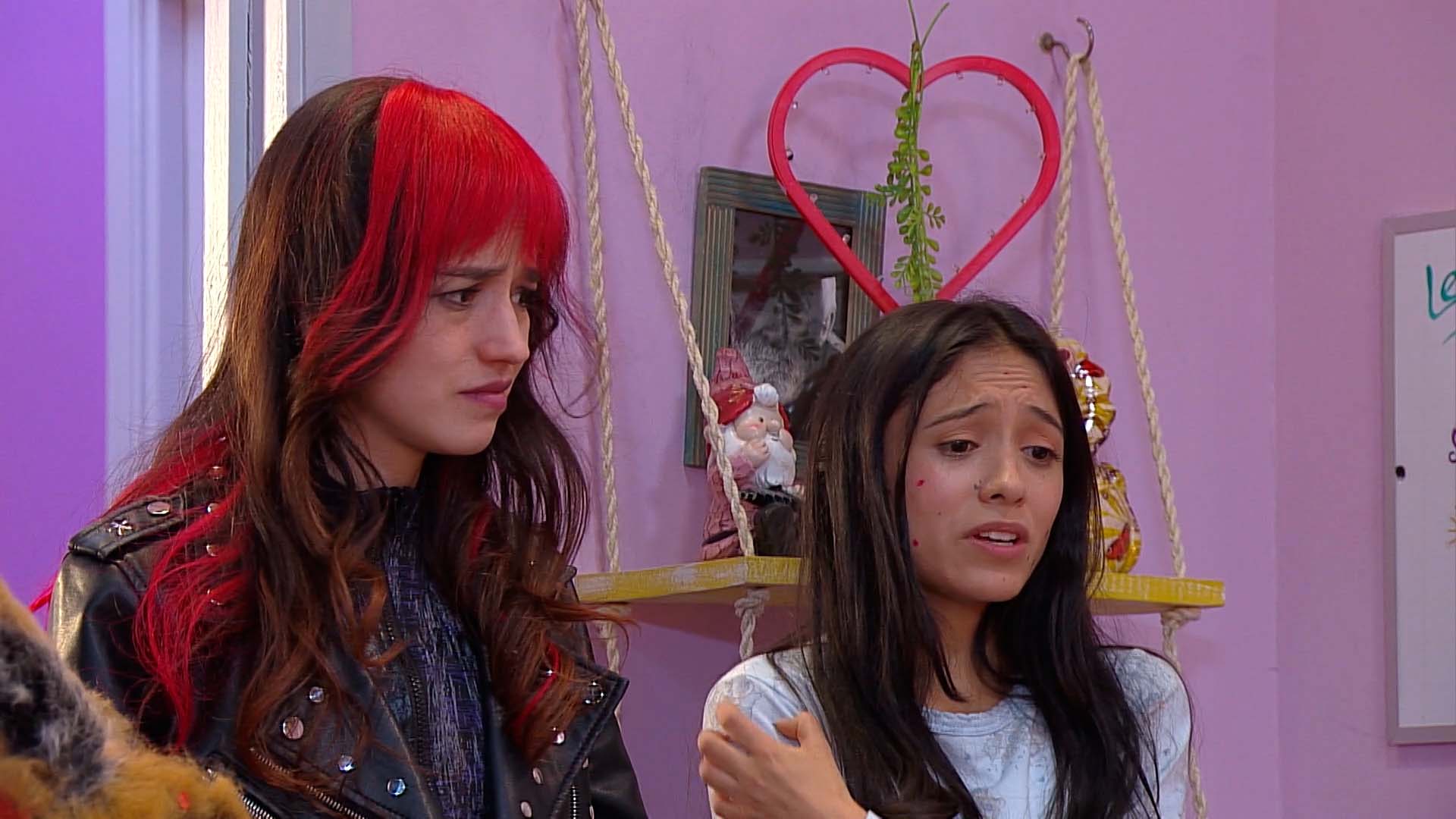 ¿Podrá Richarnixon convencer a Leti de tomar clases en la casa? Descúbrelo en Territorio Mágico por RTVCPlay.