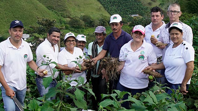 ¡Conoce la historia de Clara Gladys en Tierra por www.rtvcplay.co!