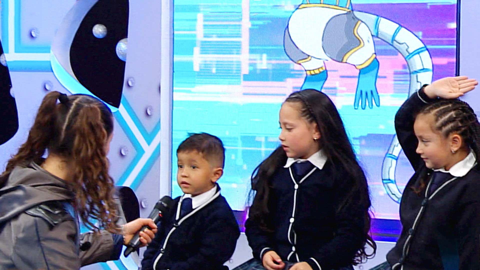 niños en el set de profe en tu casa