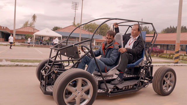 Carro, seven, hombres, Bogotá, movilidad, RTVCPLay, serie, innovación 