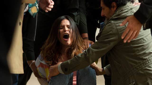 Daniela grita desesperada