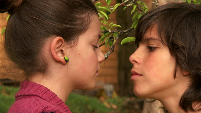 Josefina en la cocina, RTVCPlay, serie, infantil, historia, Señal Colombia, recetas, novios, beso, guante parlante