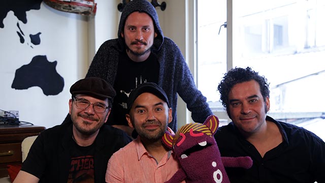 Radiolito junto a La Burning Caravan 