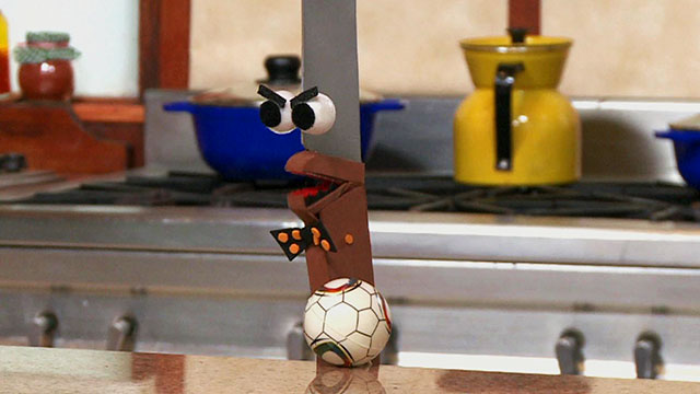 Josefina en la cocina, cuchillo, guante, RTVCPlay, serie, infantil, cocinar, competencia, niños, Señal Colombia