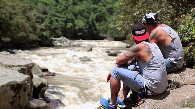 Dos hombres en una quebrada - Alma del sur
