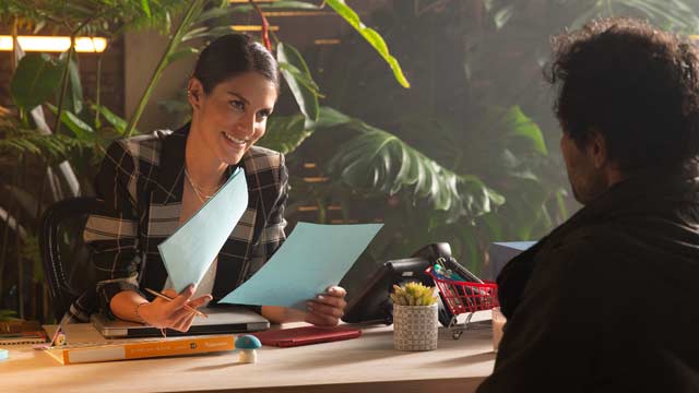 Eduardo habla de negocios