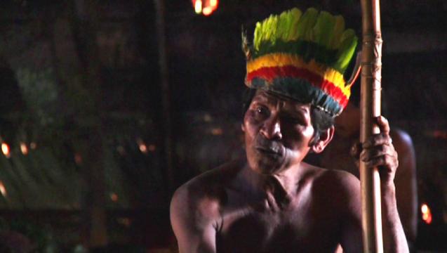 Indígena del Amazonas - En las riberas del Igara Paraná