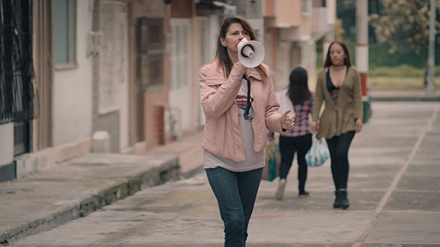 Acompaña Perla en Pasajeros por la plataforma de RTVCPlay.