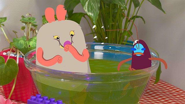 Jacuzzi, Sopa agua de jacuzzi, baño de burbujas,  recetas asquerosas y ricas, series online, series gratis, series de señal colombia, series de cocina infantil