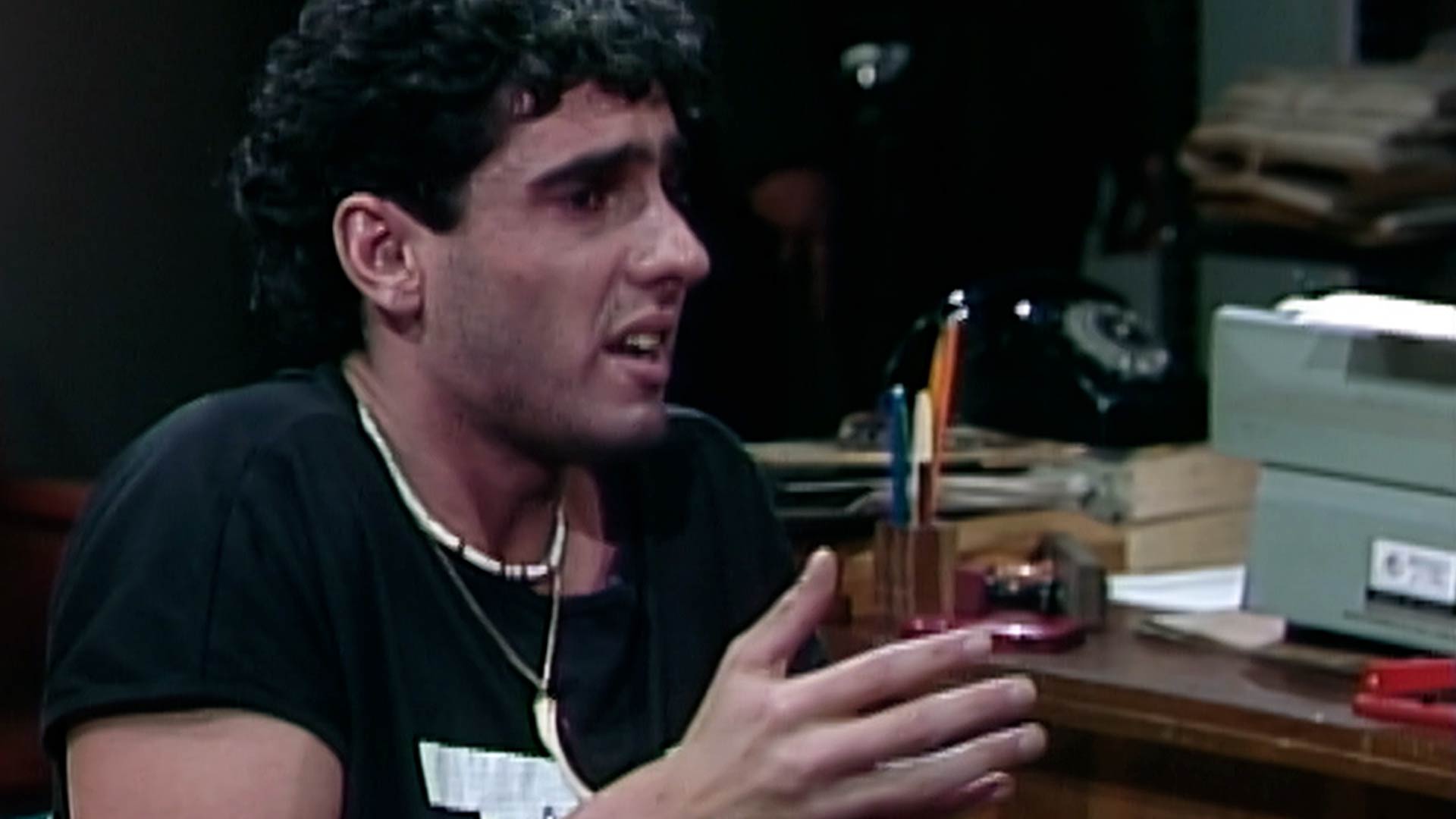 Andrés, antagonista de Los Cuervos, primera serie de misterio en Colombia