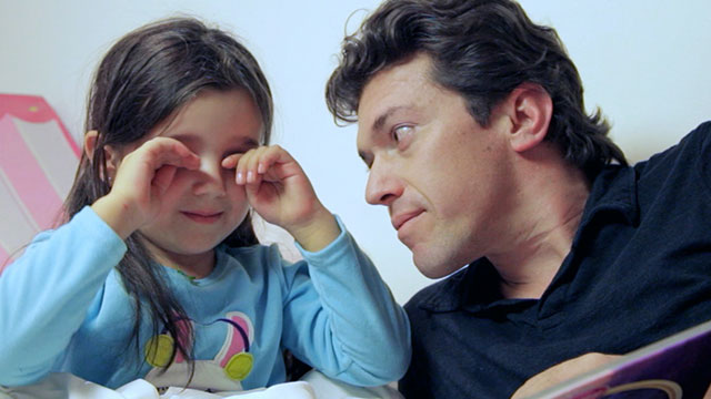 Lucia, niña, papá e hija, RTVCPlay, compañia, serie infantil, oscuridad