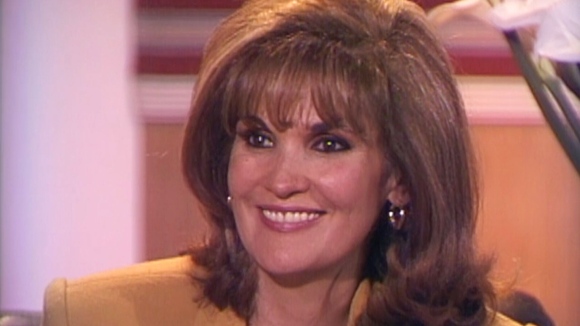 Conoce a Héctor Mora en Café para tres, disponible en la plataforma de streaming RTVCPlay