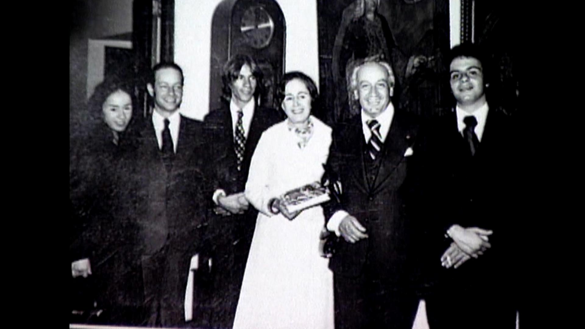 Otto Morales Benítez, entrevista con Otto Morales Benítez, biografia de Otto Morales Benítez, periodista Otto Morales Benítez, señal memoria, series de señal memoria, series gratis, series online