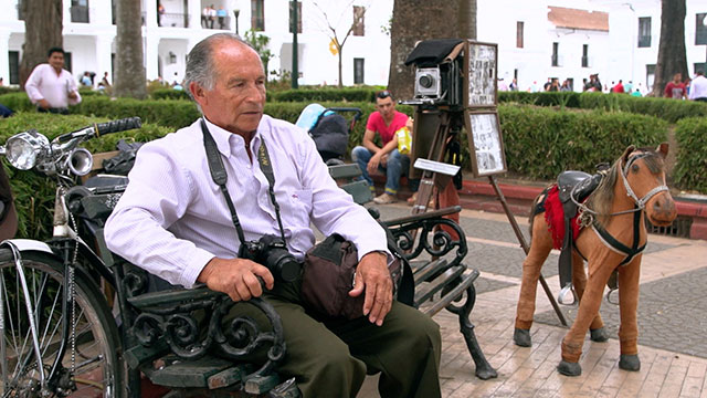 Trabajo, plaza, parque, RTVCPlay, informalidad, rebusque, cultura, tradición 