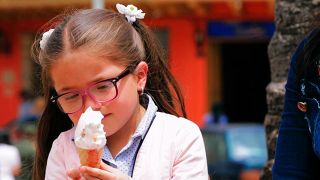 Niña, helado, vergüenza, RTVCPlay, serie infantil, emociones 