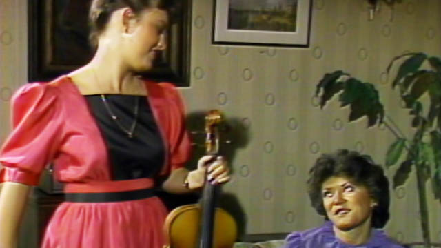 Serie retro protagonizada por Carlos de la Fuente y Paula Peña por la plataforma RTVCPlay.