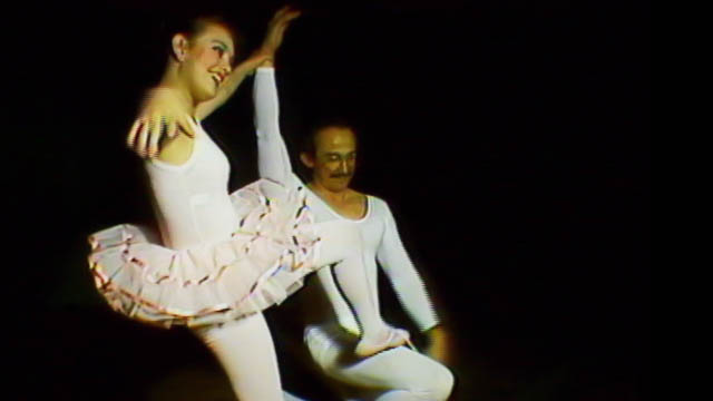 Disfruta Dejémonos de vainas en la plataforma streaming RTVCPlay.