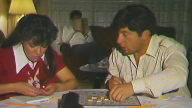 Serie retro protagonizada por Carlos de la Fuente y Paula Peña por la plataforma RTVCPlay.