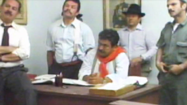 ..Serie. Pepón molesto por no identificar a los responsables del atentado, ordena un toque de queda para conocer la verdad. Mira Don Camilo en RTVCPlay.