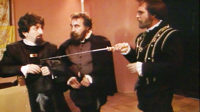 Juanita se presta para tender una trampa en Los pecados de Ines de Hinojosa, disponible en www.rtvcplay.co. 