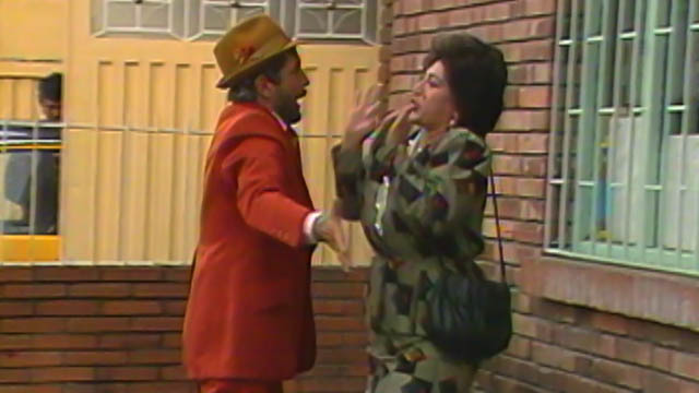 ¿Qué pasará con don Trino y su mujer? Descúbrelo en Romeo y Buseta por www.rtvcplay.co.