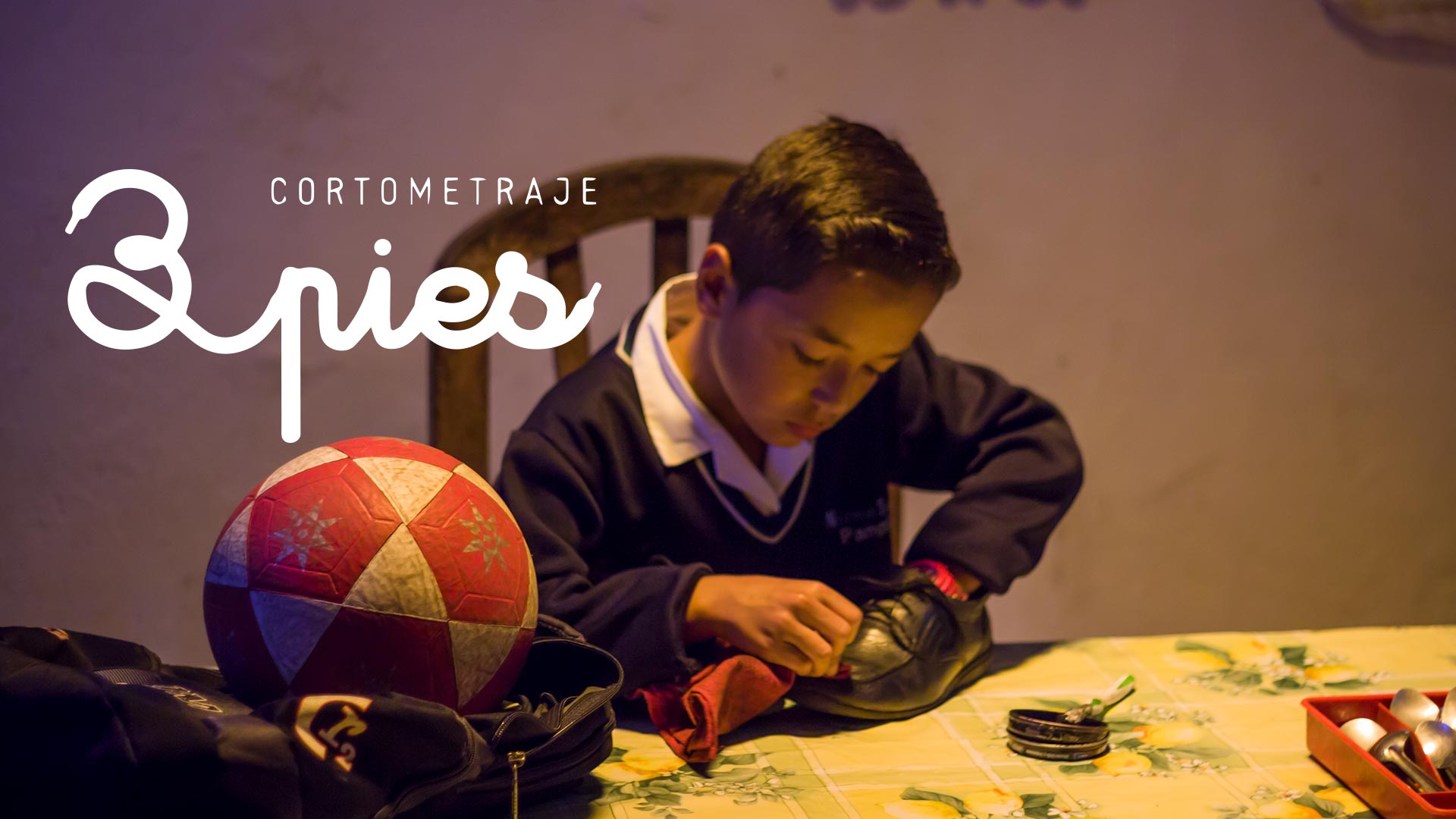 Maykol Santiago Capacho Perales y Luis Enrique Yañez protagonizan el cortometraje colombiano 3pies